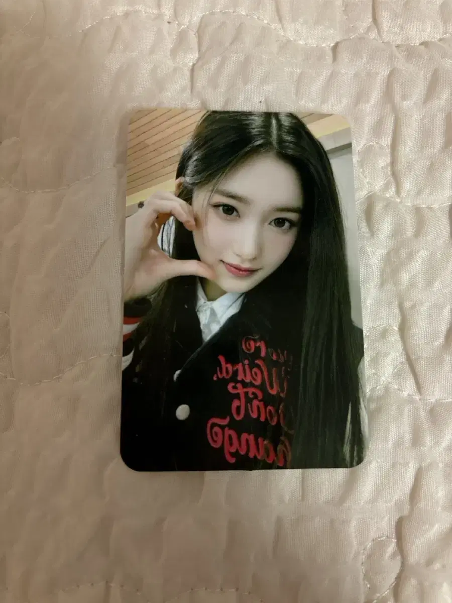 Ive soundwave 1st leeseo photocard sells per