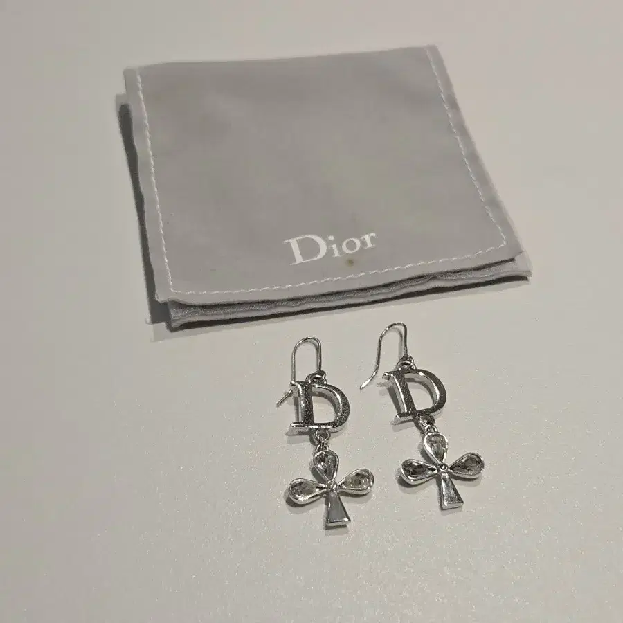 Dior 디올 귀걸이 정품 (더스트 포함)