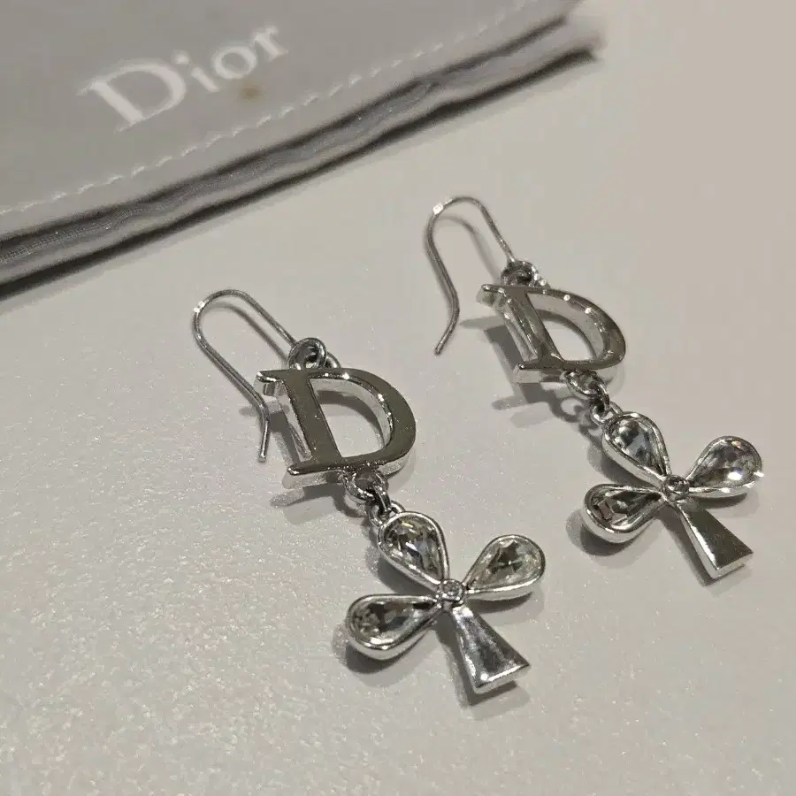 Dior 디올 귀걸이 정품 (더스트 포함)