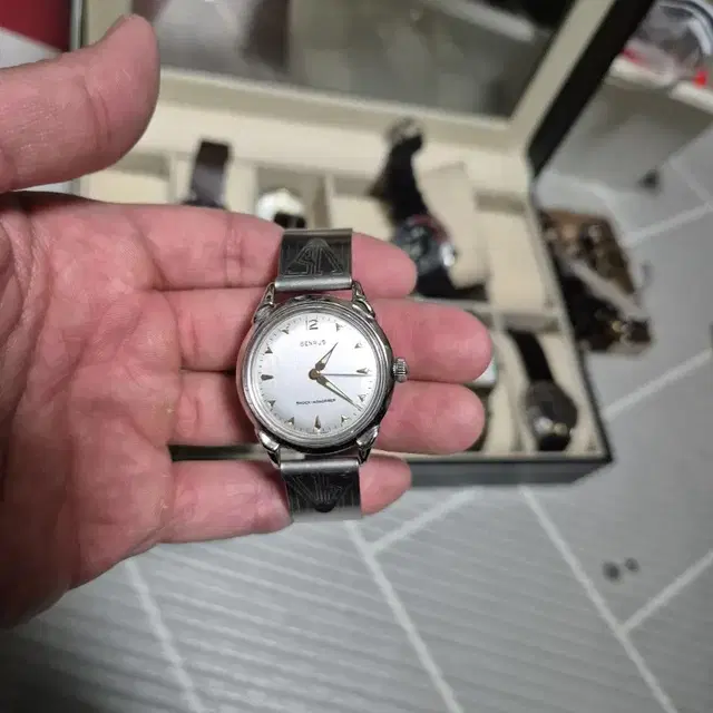 benrus 60s manual watch 32mm