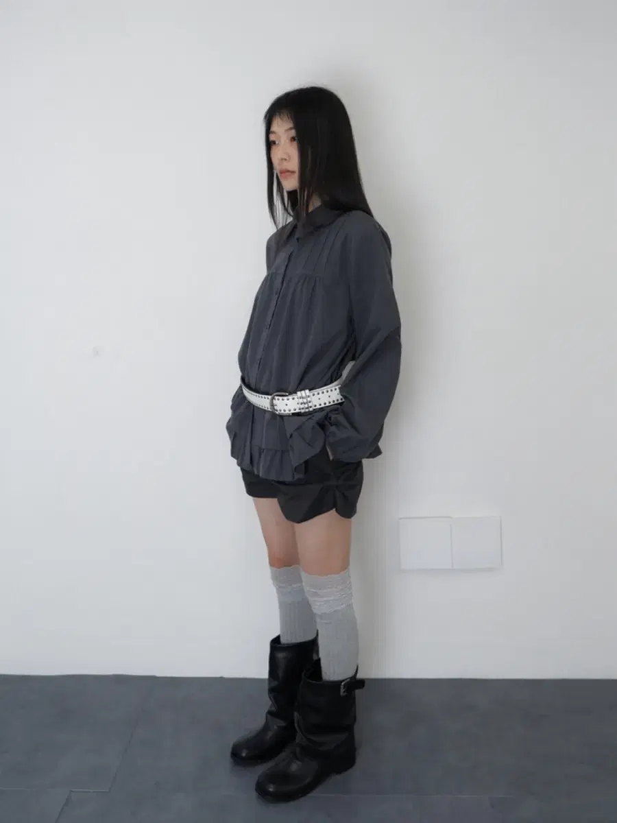 비삼샵 side twist shorts (charcoal)