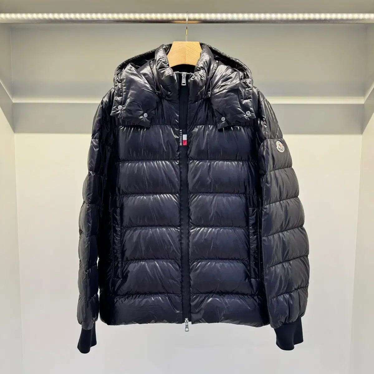 Moncler Couvelier glossy padded black maya/5