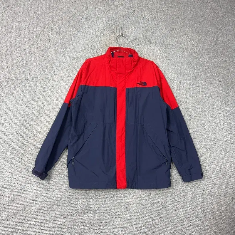 The North Face Red Navy Two-Tone Men's Windbreaker 110 (XXL)