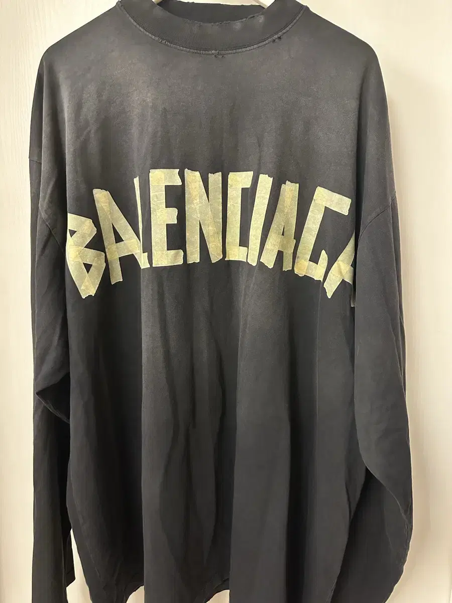 [4] Balenciaga Tape Type Long Sleeve