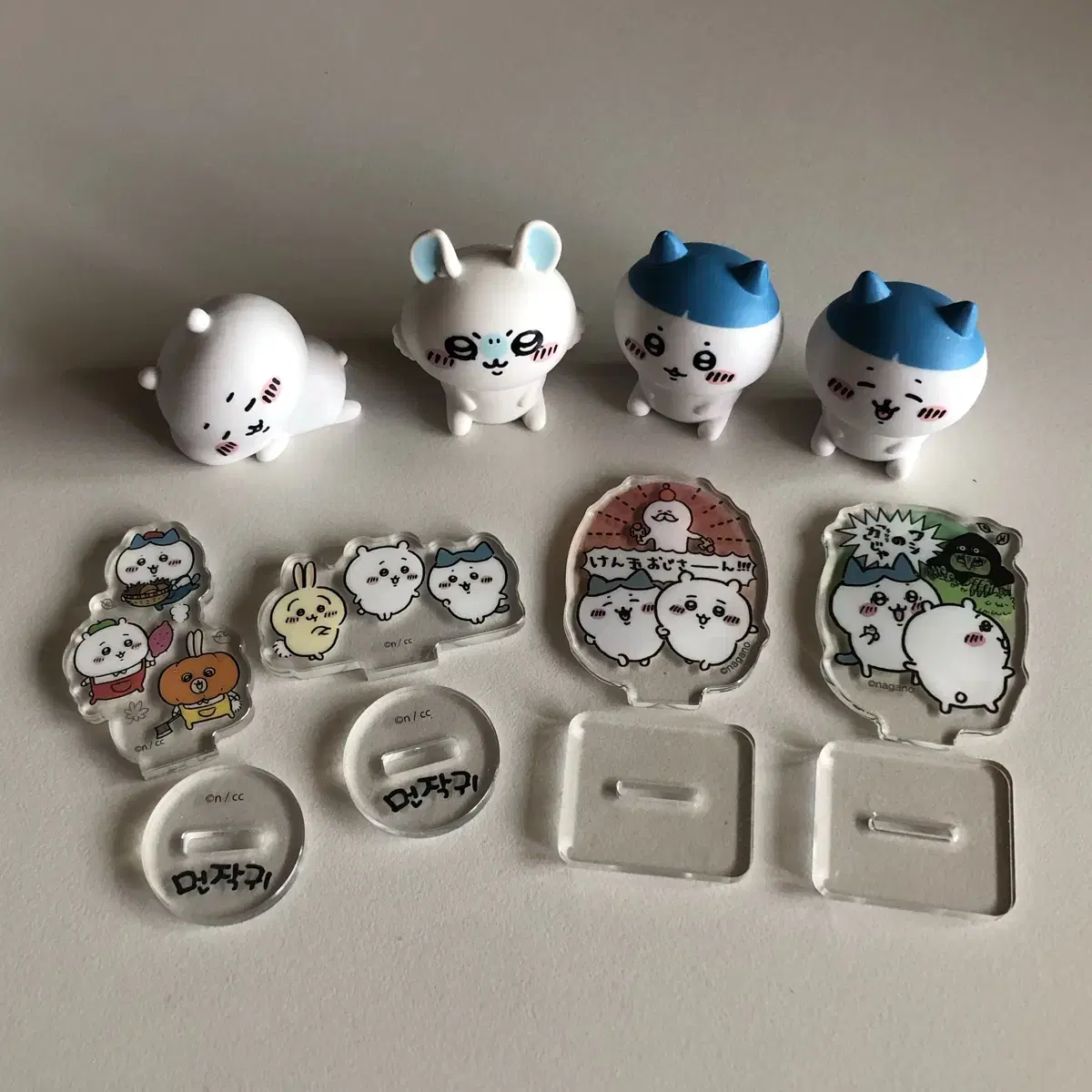 Chiikawa Munjakugi Hachiware Momonga Figures and acrylic stand in bulk