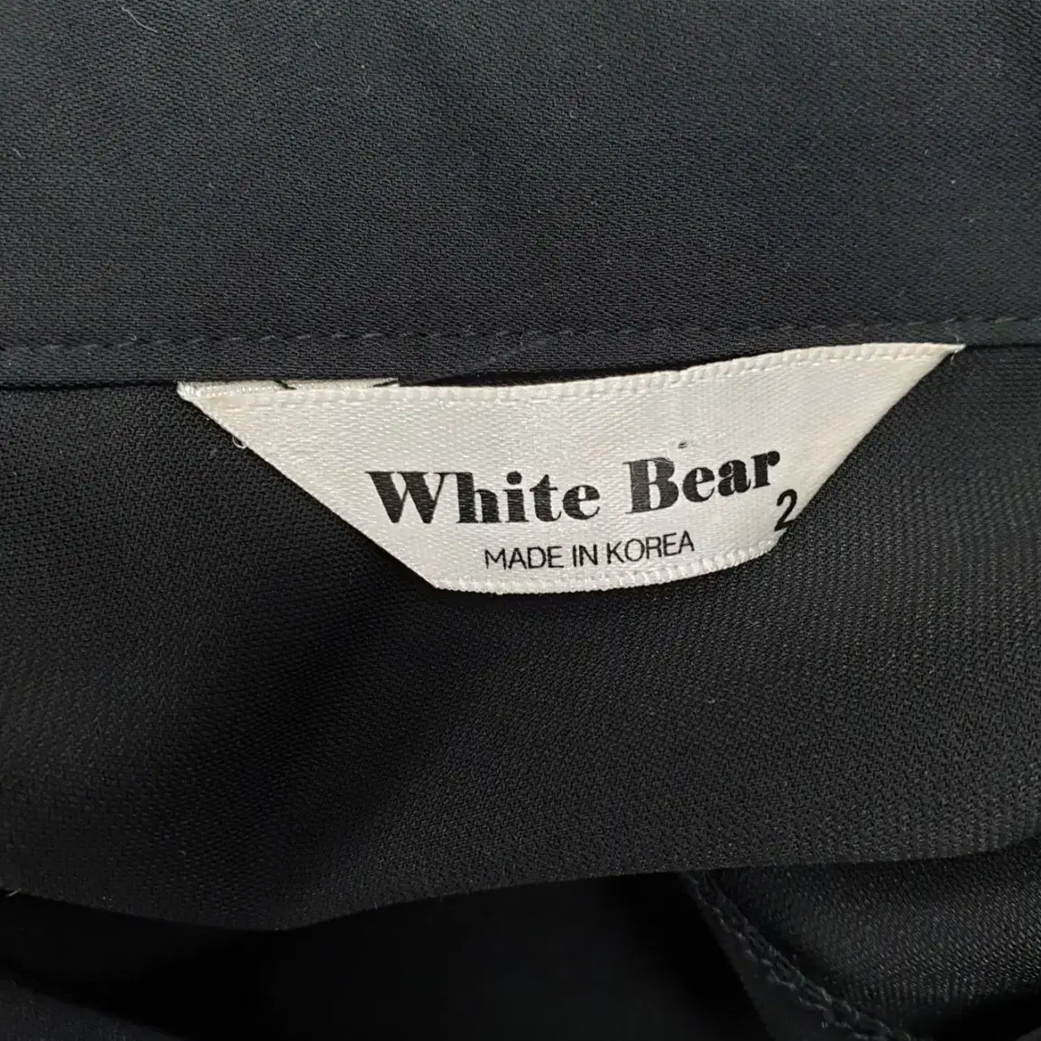 빈티지 만원샵 white Bear 블랙 카라 블라우스