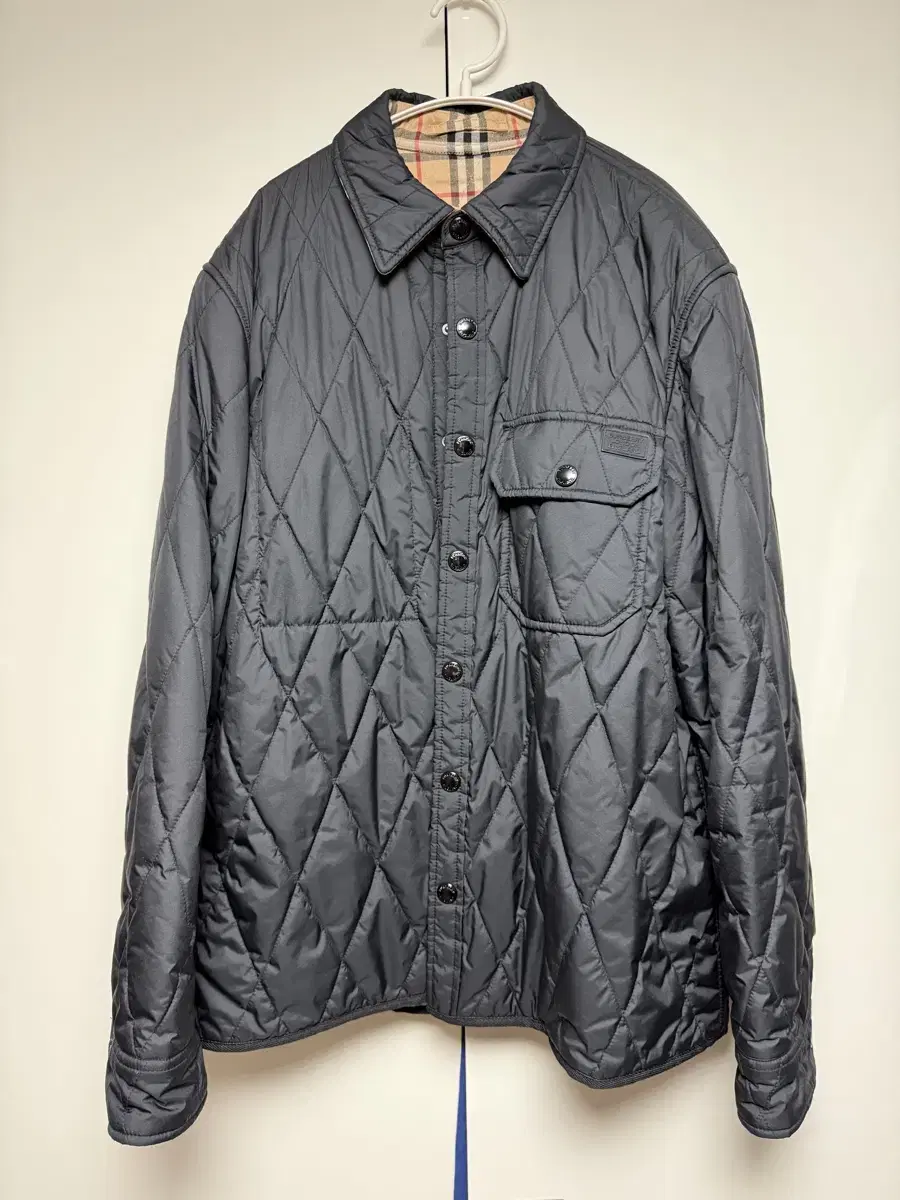 (52/100-105) Burberry Quilted Jacket Black Black