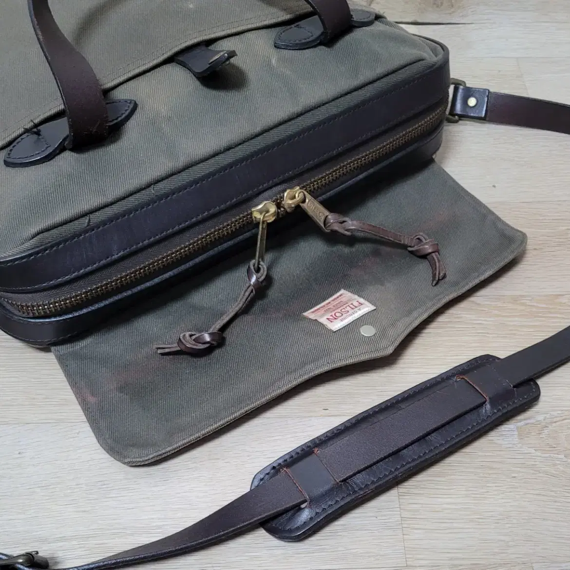 필슨 FILSON 256 Original briefcase 오터그린