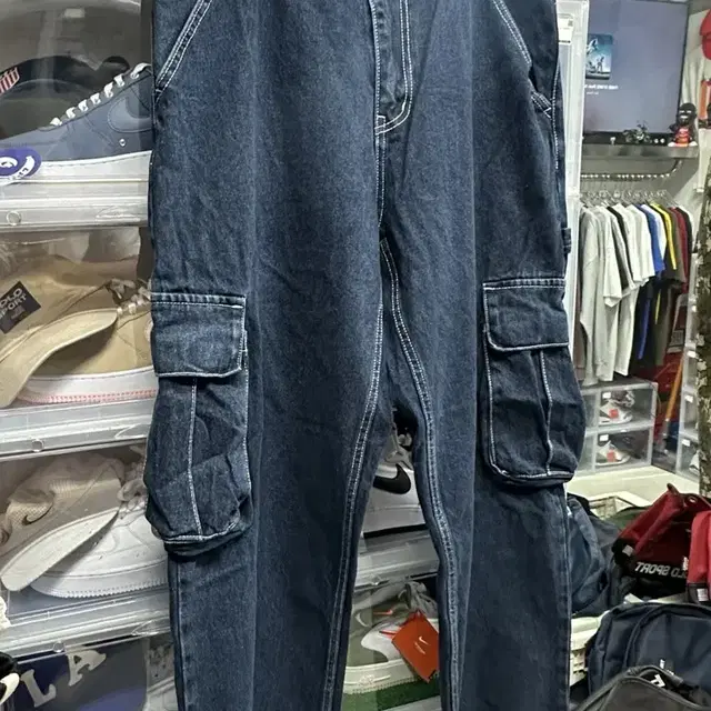 위켄더스 WEEKENDERS CARGO DENIM PANTS