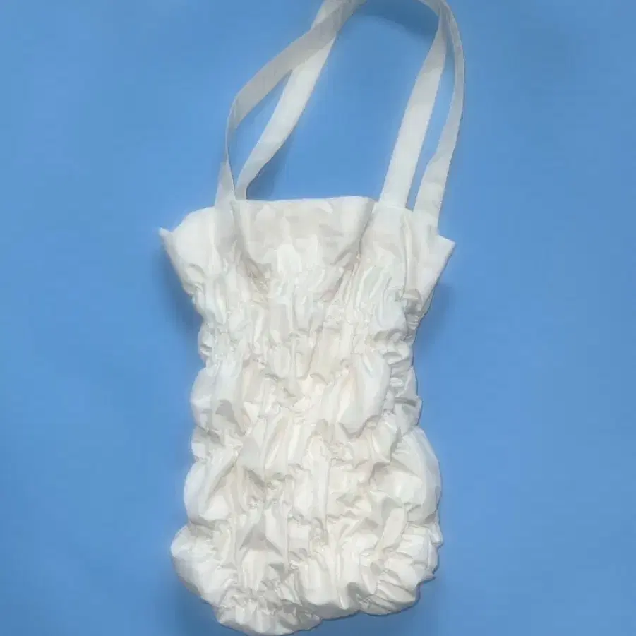 새상품 레드크리스탈 SHIRR SHIRR BAG ivory 숄더백