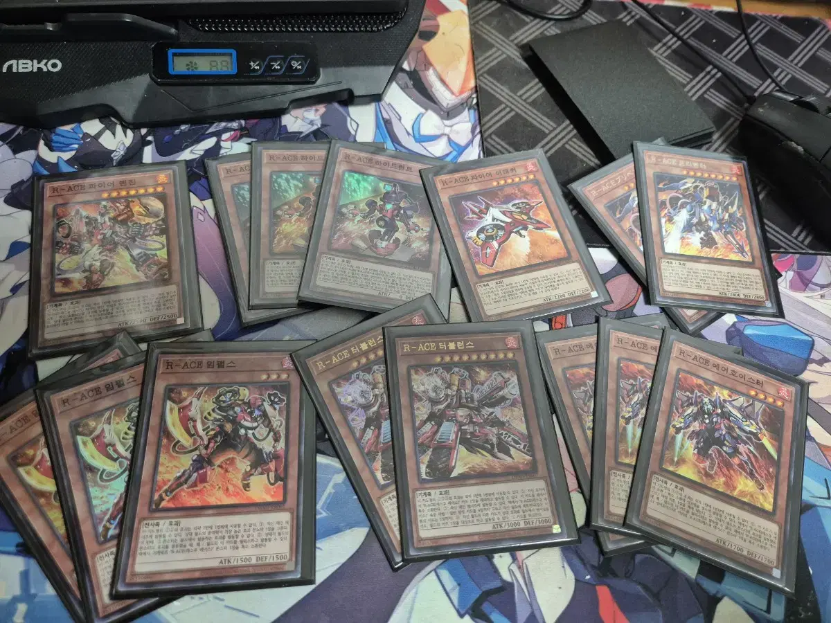 Selling my Yu-Gi-Oh R-ace Dexos.