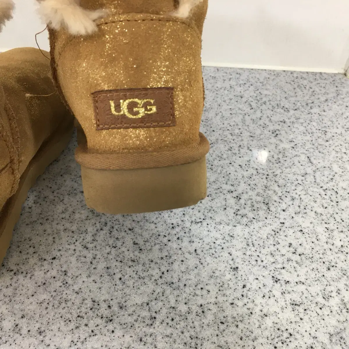 UGG 어그 글리터 양털 부츠 220