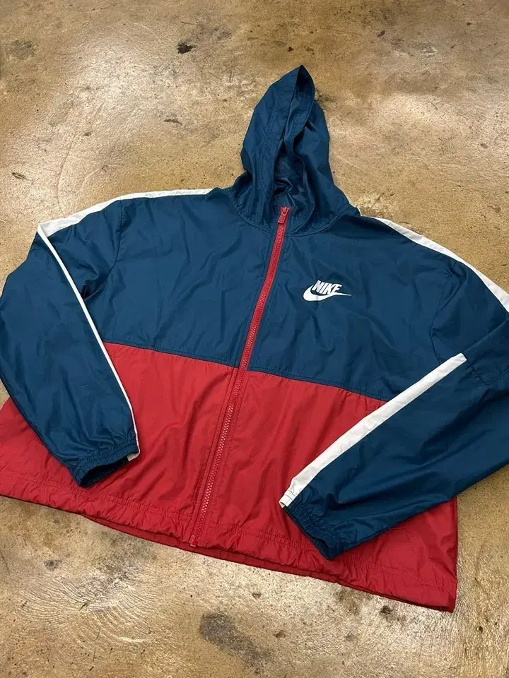 [Authentic/XL] Nike Windbreaker Crop