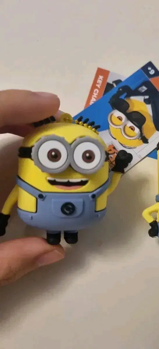 2 Minions Universal Authentic Figure Keyrings