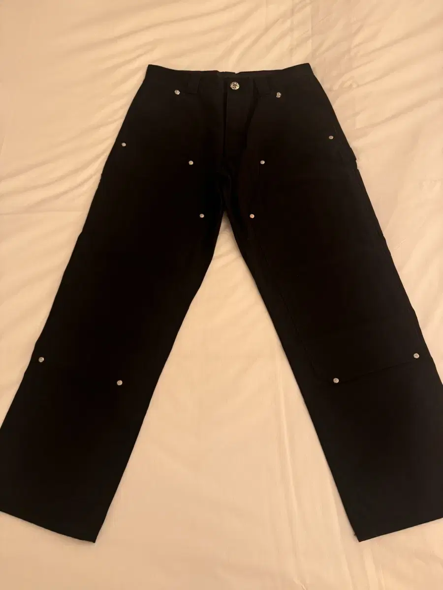 Selling a pair of Chromehearts Doubletree Carpenter pants, size 32, brand new.