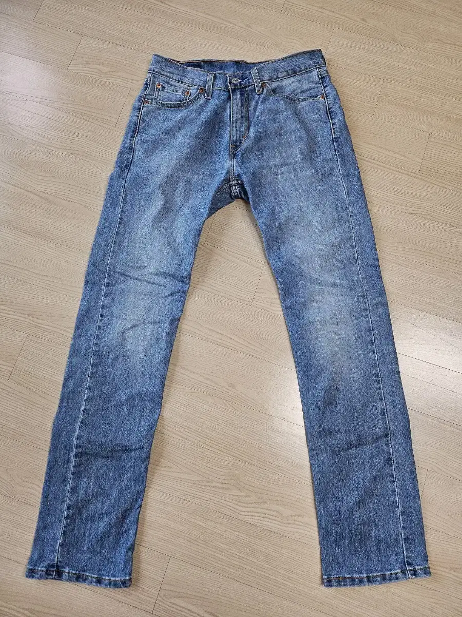 [Retailer] Levi's 505 (2 hours of wear)