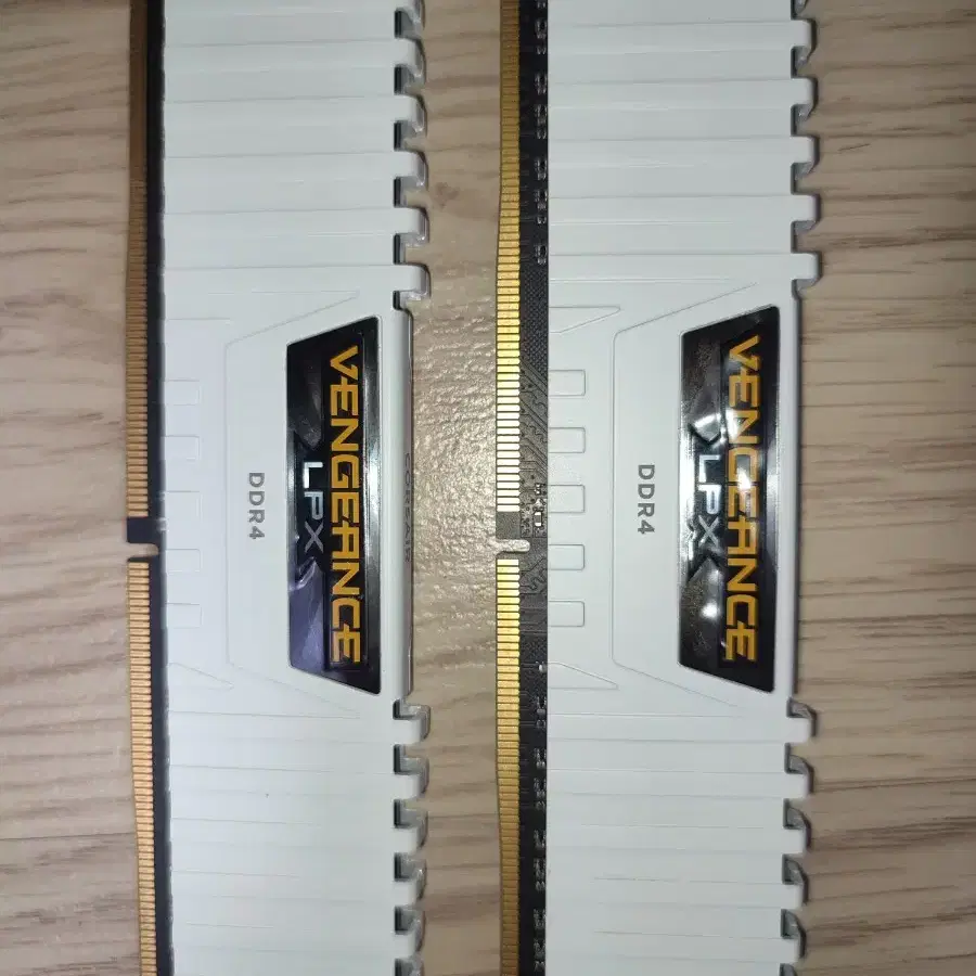 커세어 벤젠스 LPX DDR4 3200 (8g x 2) 16g