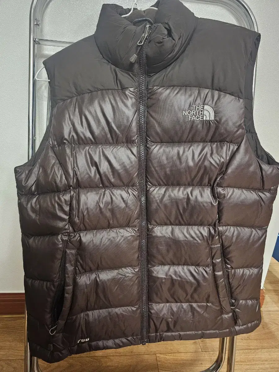 The North Face 700 Puffer Vest<조끼>Brown size 90