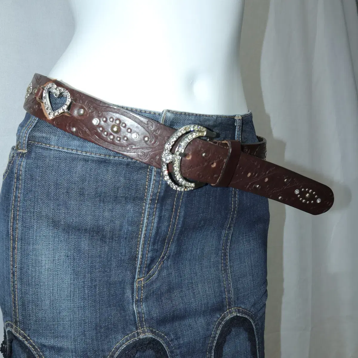 Cubic fairy leather belt