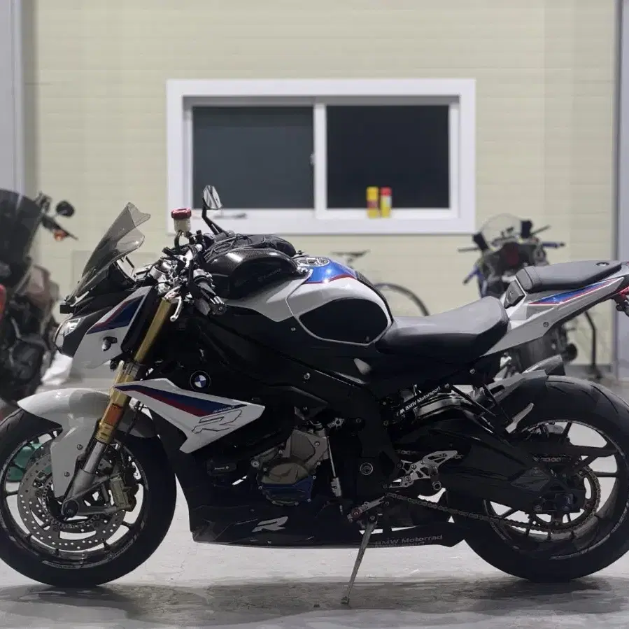 BMW s1000r 18년식 아크라구변 . 투채널블박 . 퀵시프트