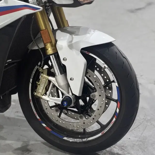 BMW s1000r 18년식 아크라구변 . 투채널블박 . 퀵시프트