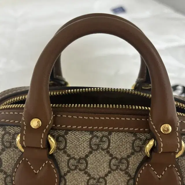 Gucci Boston Bag Top HandleGG Supreme M