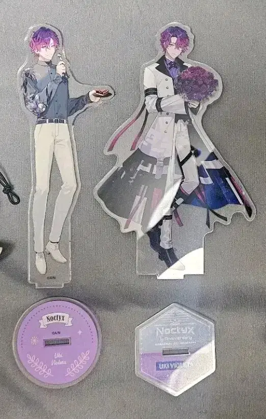 Uki violetta acrylic stand aksta cheki puppetto pape wts.