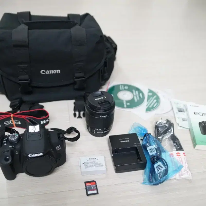 누적컷수 100컷의 S급 캐논 EOS 700D 와 18-55렌즈 세트