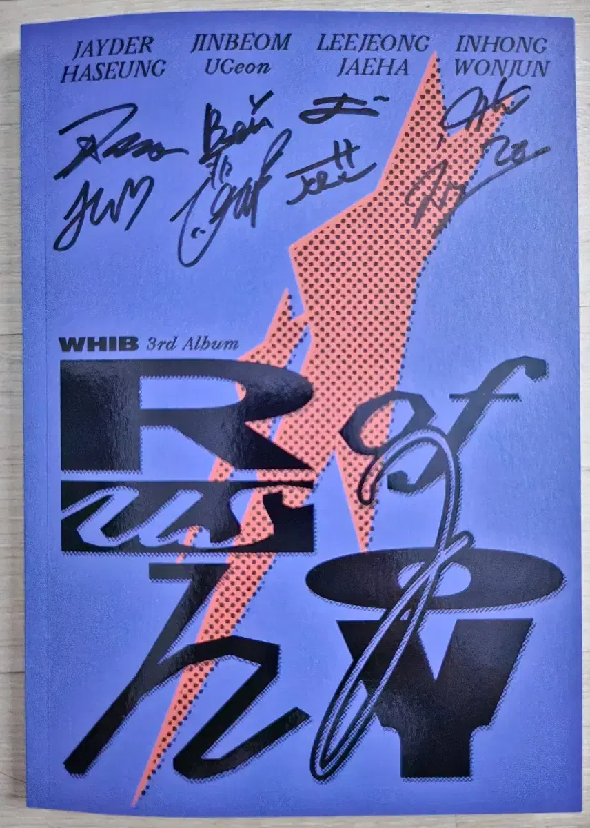 Whov Autographed Albums