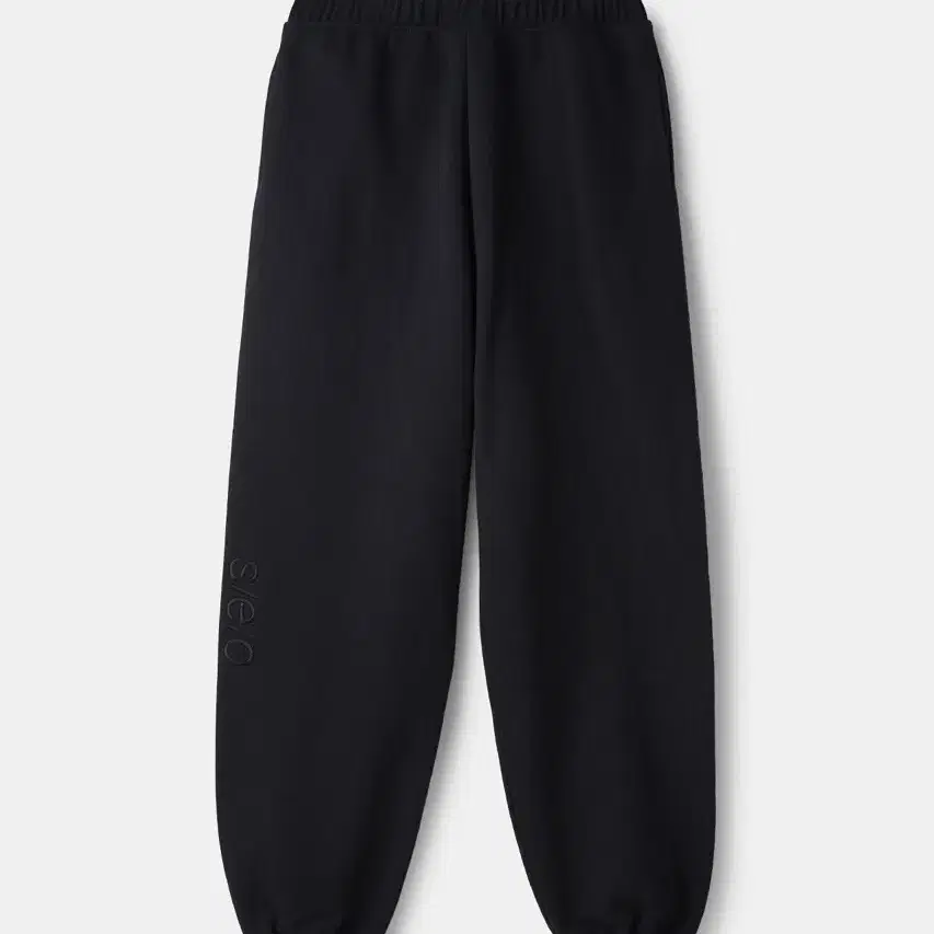 에스이오 LOGO TRACK PANTS BLACK 1