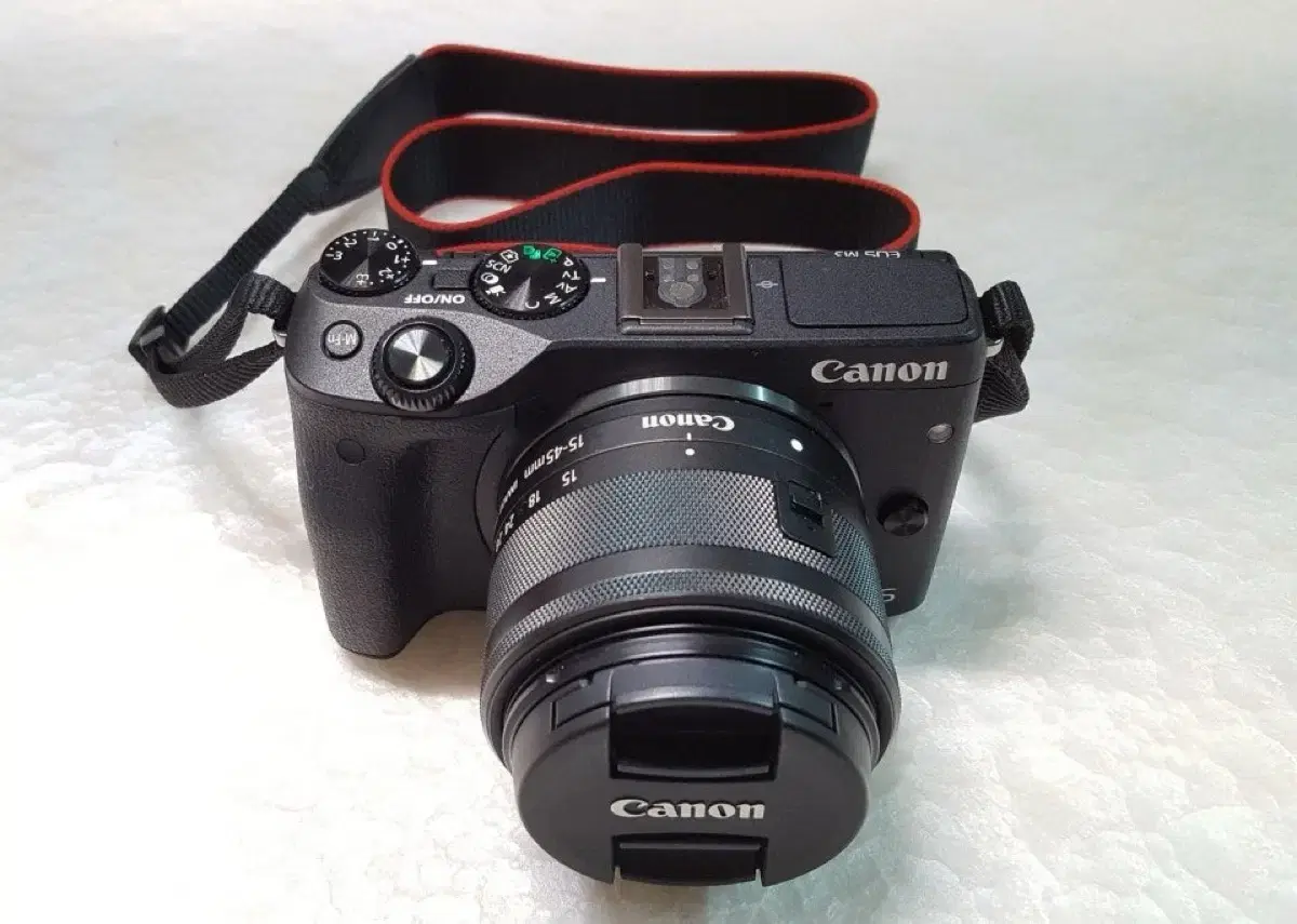 캐논 eos m3 시리즈(렌즈 15-22mm , 배터리 2개 1개미개봉)