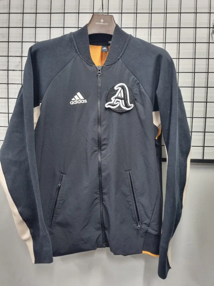 105XL Adidas VRCT Jacket.