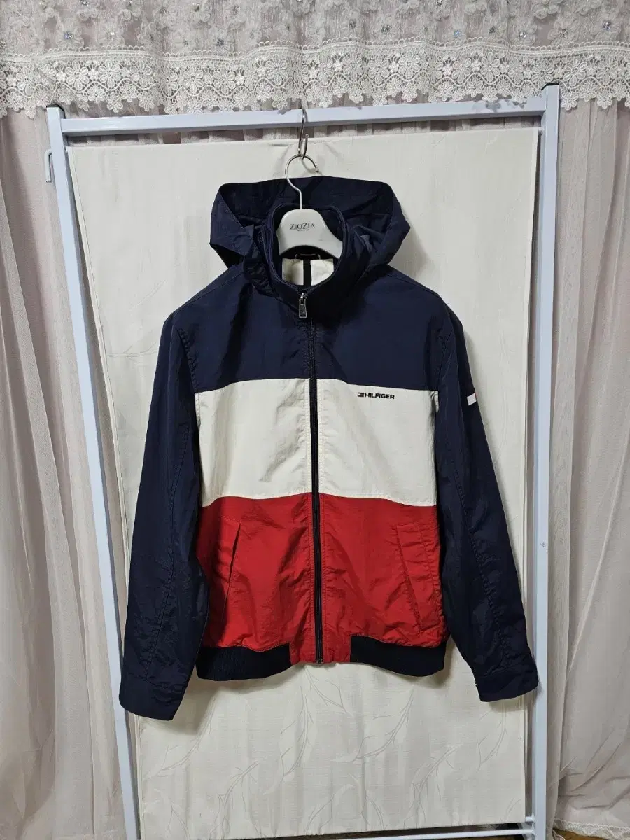 Tommy Hilfiger Windbreaker Jacket (L)