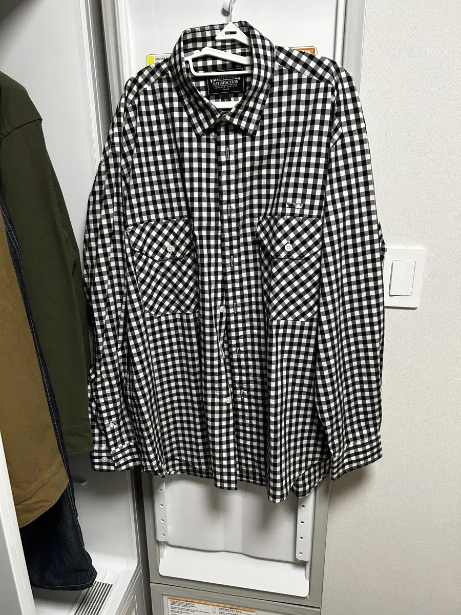 PrismWorks Shirt Size XL