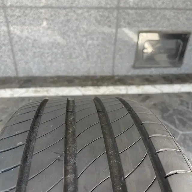 미쉐린 245/45R18 판매합니다