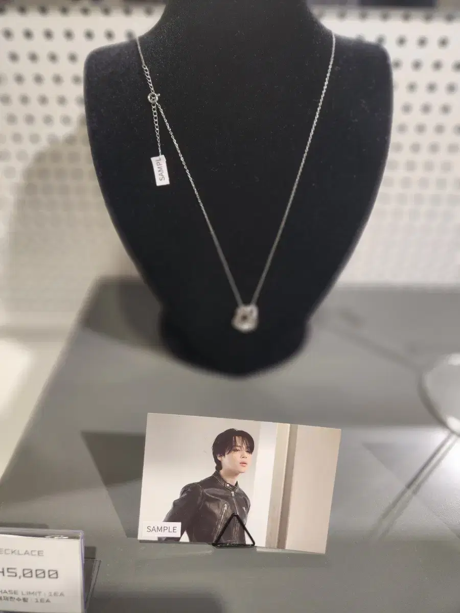 (Unsealed in kind) BTS jimin full jin exhibition necklace + photocard