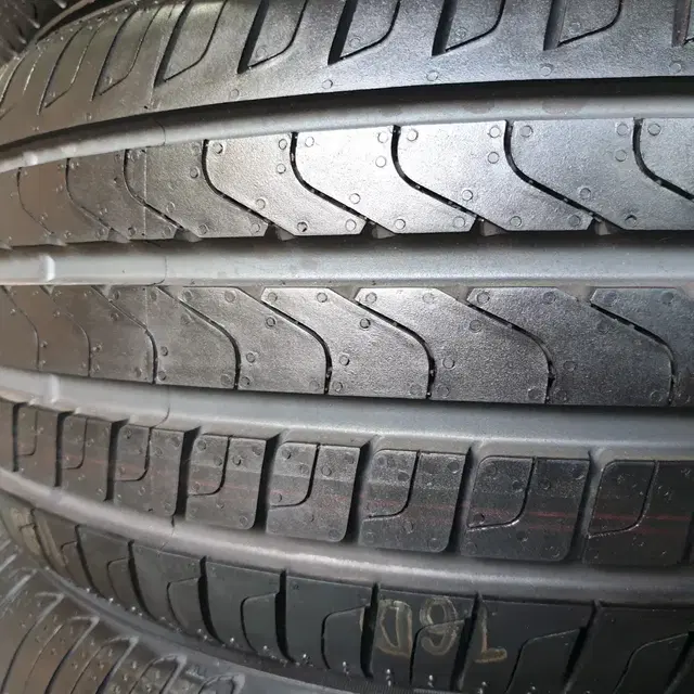 중고타이어 피렐리 신투라토P7 225/45R17 91Y 한대분 세트