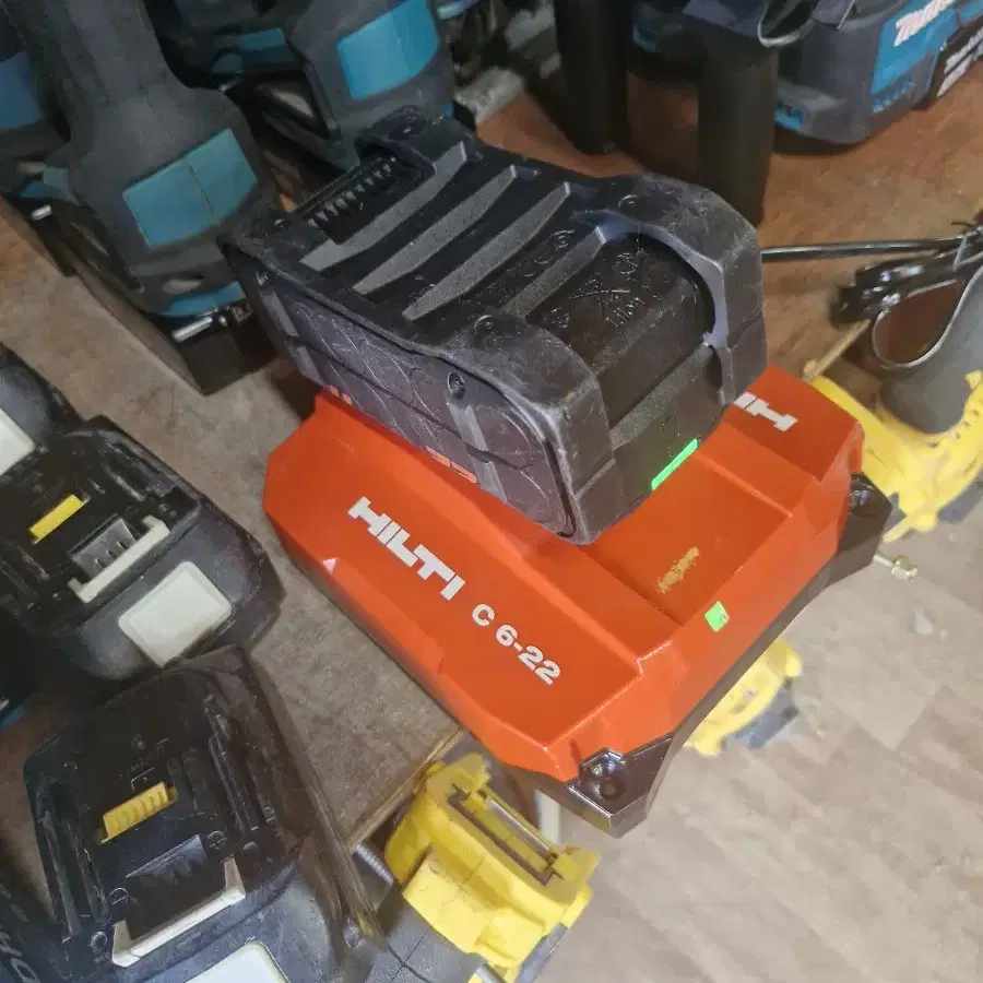 [HILTI]힐티고속충전기 C6 22 3세대뉴런 NURON