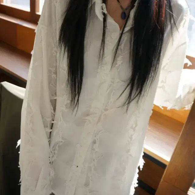 모래하우스 circle fringe shirt ivory