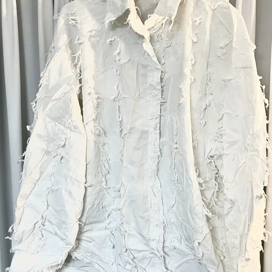 모래하우스 circle fringe shirt ivory