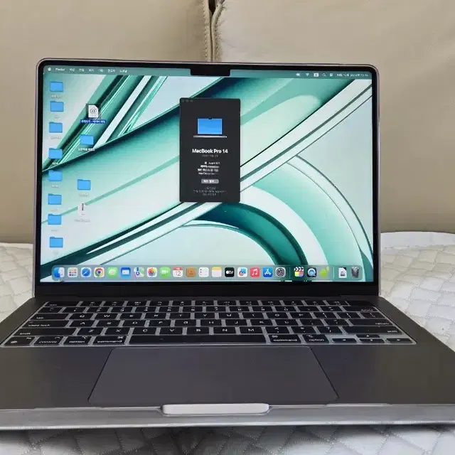 맥북프로 M3 14인치 16GB 1TB 스페이스그레이 팝니다. 사이클7