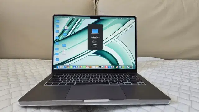 맥북프로 M3 14인치 16GB 1TB 스페이스그레이 팝니다. 사이클7