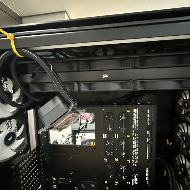 커세어 옵시디언 1000D + 420 aio + ml elite 케이스팬