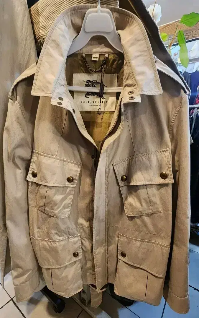 Burberry Half Jacket (Sell Hot 105)