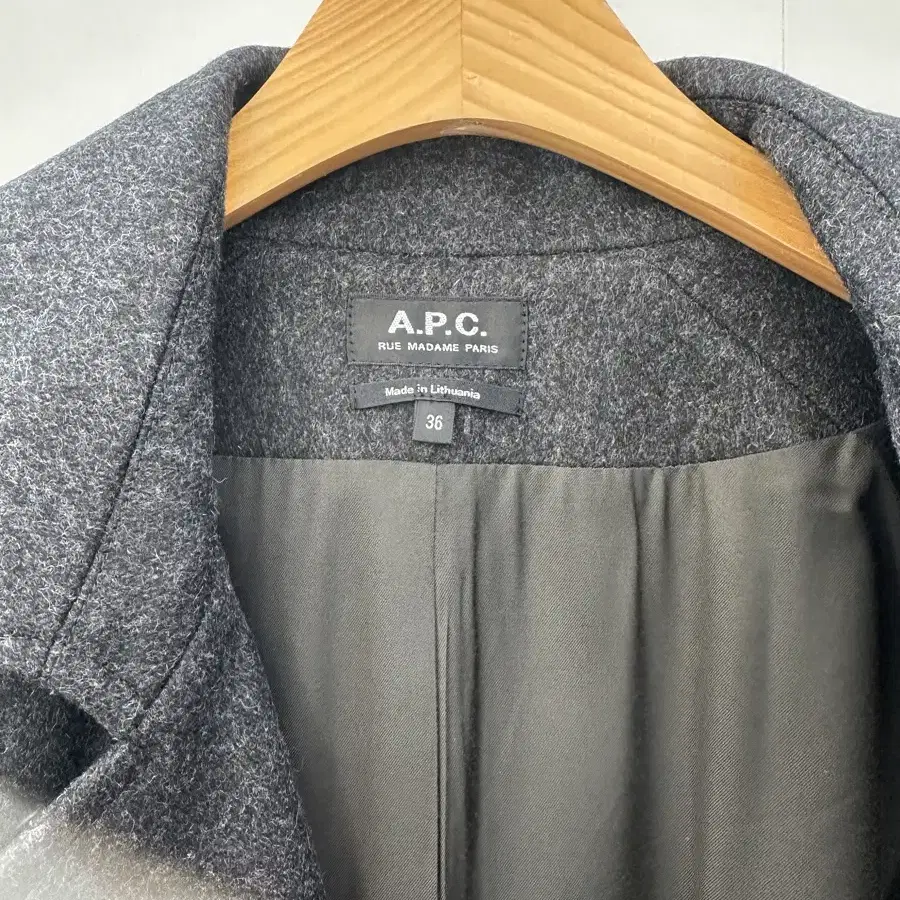 아페쎄 A.P.C 벨티드 캐시미어 코트