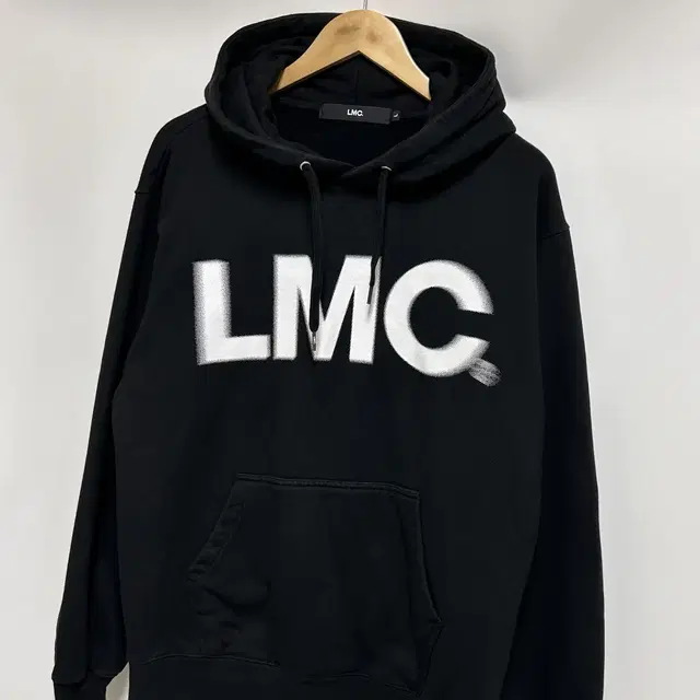 [남자 100]LMC 로고 기모 후드티셔츠