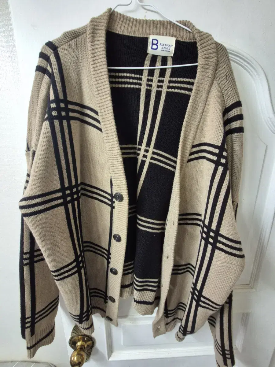 8Ashclaw Check Cardigan