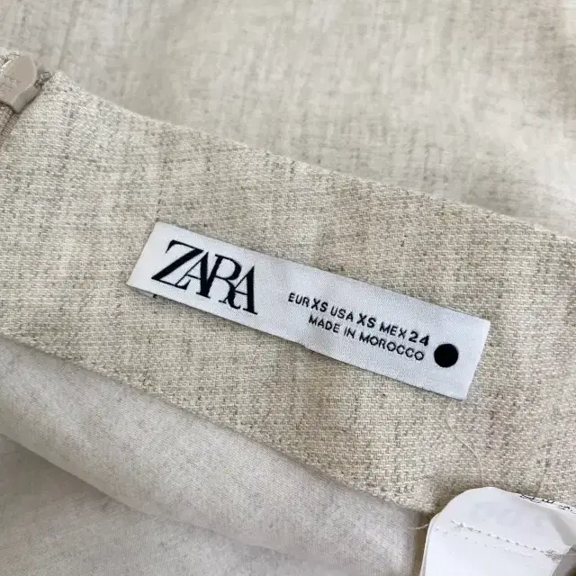 437 ZARA 자라 치마 ( XS 24 )