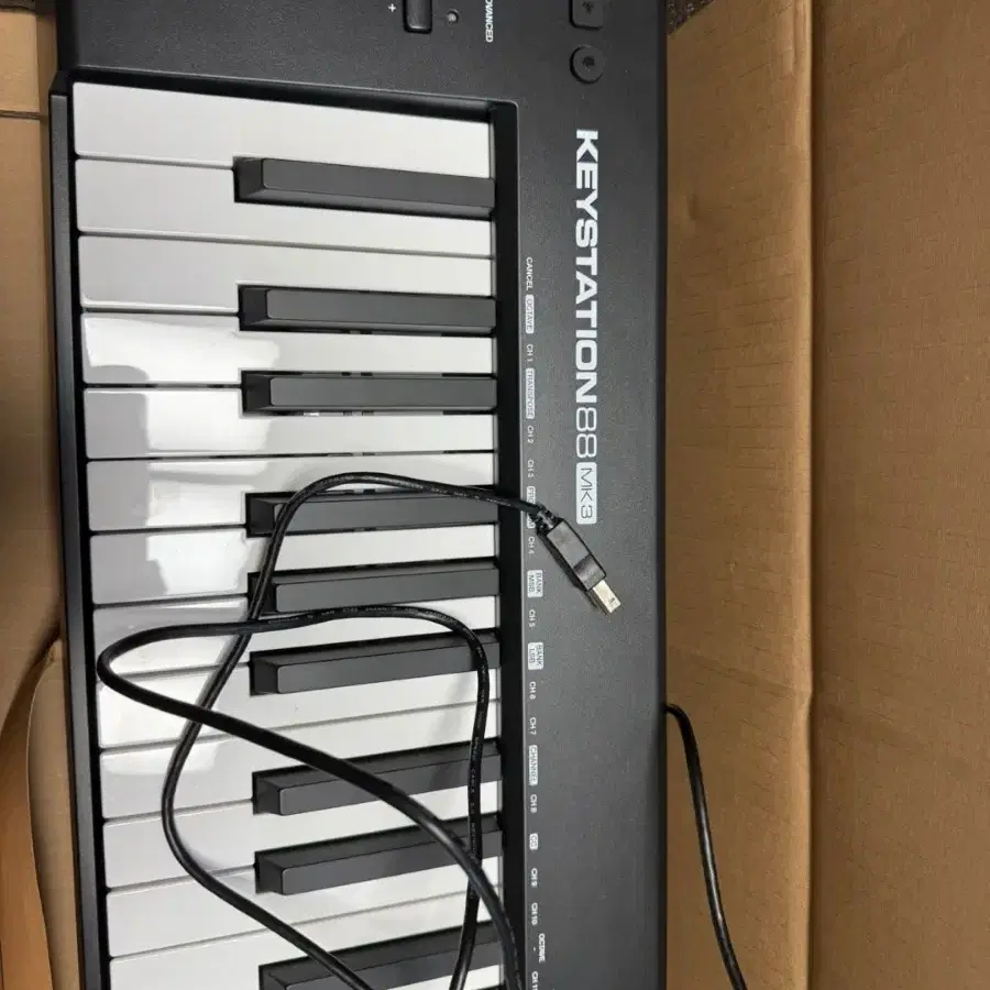 M-AUDIO KEYSTATION 88 MK 3 미디키보드