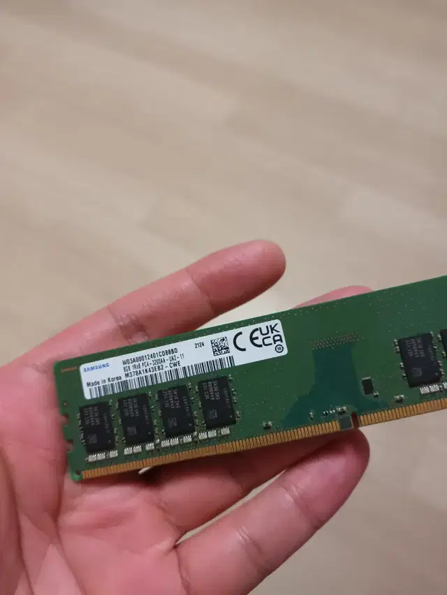 삼성 ddr4 8gb 3200mhz 8gb 2400mhz 3만팝니다.